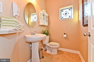 6701 Sandy View Ct, Laurel, MD 20707 - photo 2