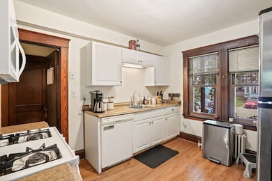 12 Lincoln Rd unit 1, Brookline, MA 02445 - photo 5