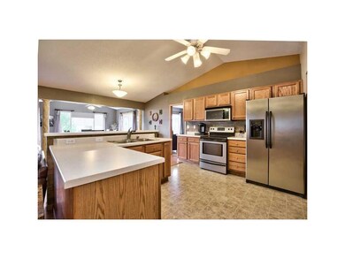 1115 Wolf Dr NW, Cedar Rapids, IA 52405 - photo 6