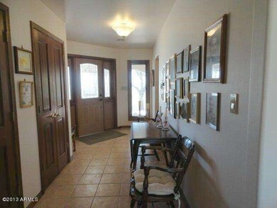 75 Amaranth Foyer & Entrance