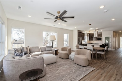 1953 1st Ave SE unit 301, Cedar Rapids, IA 52402 - photo 3