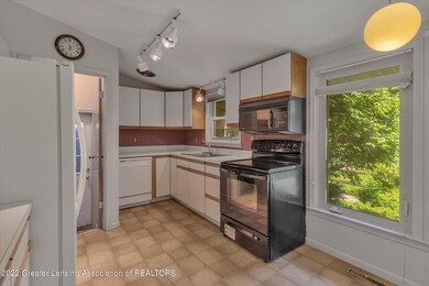 10-1253-N-Hayford-Ave-WindowStill-Real-E