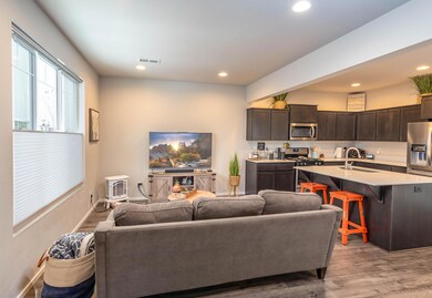 20561 SE Evian Ave (13 of 33)