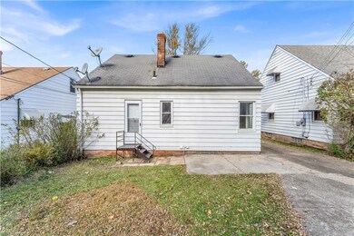 18412 Libby Rd, Maple Heights, OH 44137 - photo 4