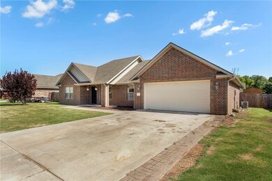 607 Custer St, Prairie Grove, AR 72753 - photo 2