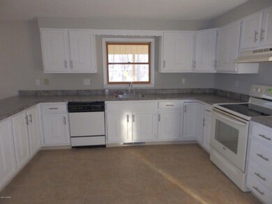 116 Mink Ct, Dingmans Ferry, PA 18328 - photo 3