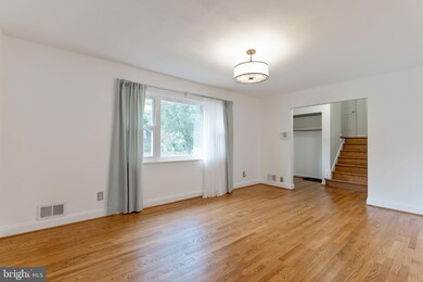 6014 Mustang Dr, Riverdale, MD 20737 - photo 3