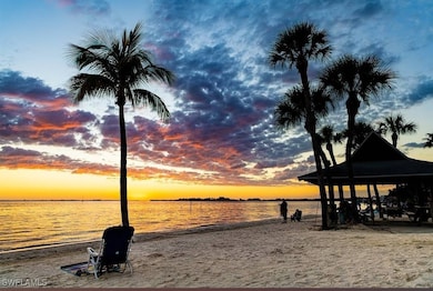 Yacht Club Beach