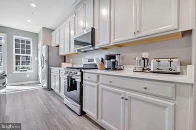 7204 Clagett Dr, Landover, MD 20785 - photo 4