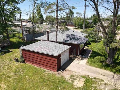 903 38th St SE, Cedar Rapids, IA 52403 - photo 5