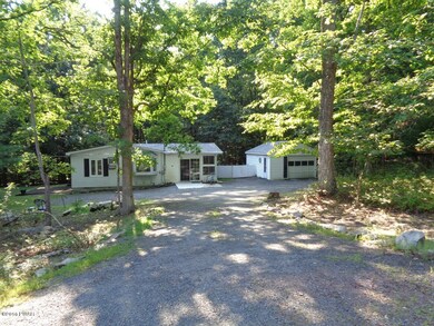 102 Redstart Ct, Hawley, PA 18428 - photo 3