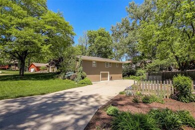 10608 W 50th Terrace, Shawnee, KS 66203 - photo 4