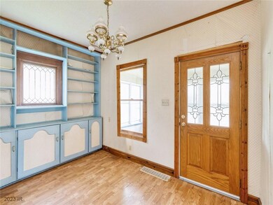 903 W 4th St S, Newton, IA 50208 - photo 5