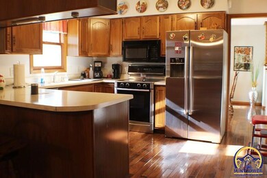 5540 SW Wanamaker Rd, Topeka, KS 66610 - photo 3