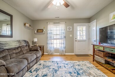 507 W Springhill Terrace, Jacksonville, NC 28546 - photo 4