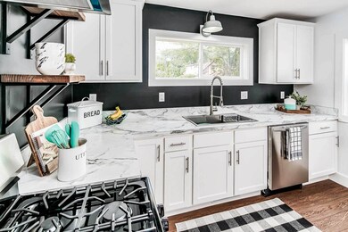 133 E Willow Dr, South Bend, IN 46637 - photo 6