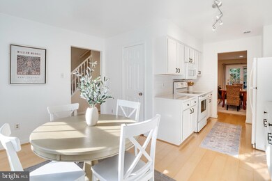 2715 Shawn Leigh Dr, Vienna, VA 22181 - photo 6