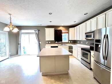 6682 Amherst Way, Zionsville, IN 46077 - photo 5