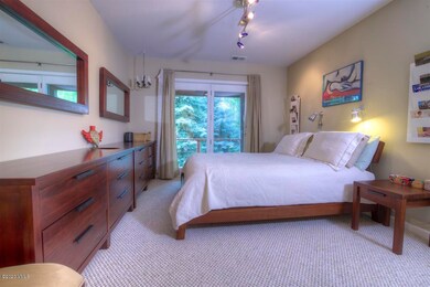 Deer Blvd master bdrm - Version 2