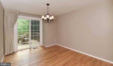 13843 Laura Ratcliff Ct, Centreville, VA 20121 - photo 5