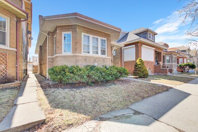 5233 W Nelson St, Chicago, IL 60641 - photo 2