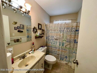 4627 Lowcroft Ave, Lansing, MI 48910 - photo 6