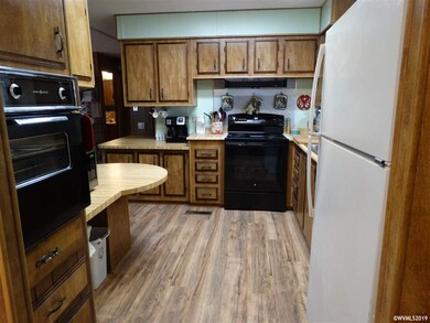 450 SE Lacreole Dr unit 130, Dallas, OR 97338 - photo 5