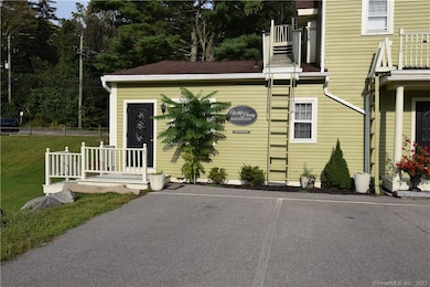 RANCH LAYOUT WITH NO ONE LIVING ABOVE YOU