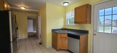 85 N Main St unit 85, Whitinsville, MA 01588 - photo 4
