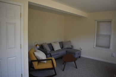 Living area - alt view