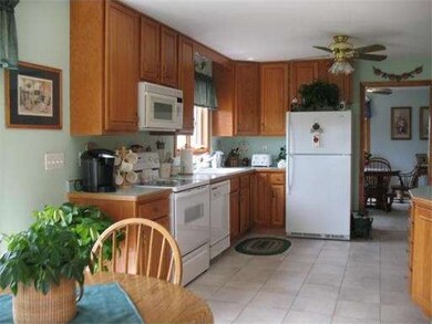 21 Piasta Rd, Dudley, MA 01571 - photo 5