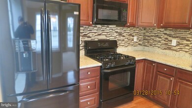 8210 Catbird Cir unit 201, Lorton, VA 22079 - photo 7