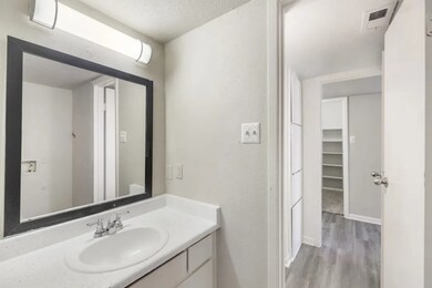 11715 S Glen Dr unit 721-1, Houston, TX 77099 - photo 4