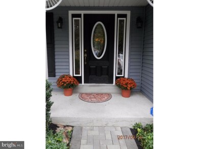 124 Rice Dr, Morrisville, PA 19067 - photo 3