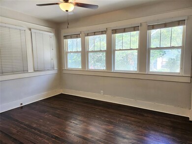 306 W Maple St, Whitewright, TX 75491 - photo 5