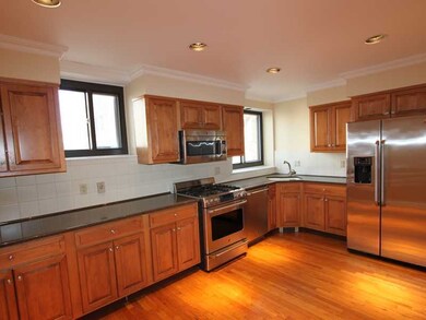 11 Lafayette Ct unit 3D, Greenwich, CT 06830 - photo 3