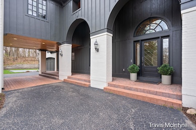 47-web-or-mls-1100 Skyvale-47