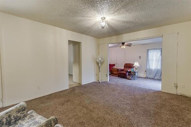 816 Lakewood Dr, Alvarado, TX 76009 - photo 2