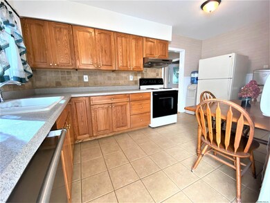 896 8th Ave, Troy, NY 12182 - photo 3