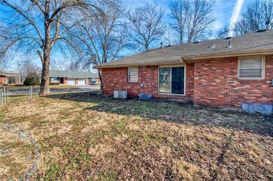 915 NW 10th St, Blue Springs, MO 64015 - photo 5