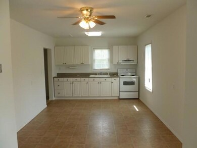 719 Oak St, Manchester, TN 37355 - photo 6