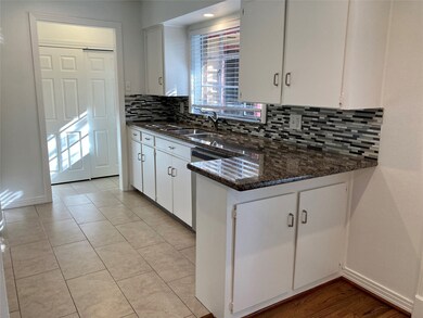 3006 Carlford Cir, Houston, TX 77018 - photo 6