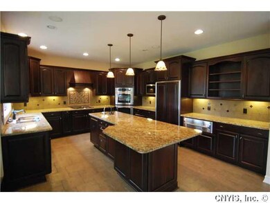 Kitchen. Granite countertops, stainless steel appl