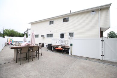 227 Bishop St, Staten Island, NY 10306 - photo 6