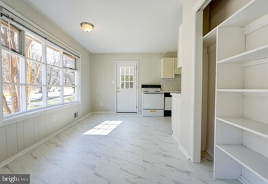 12820 Middlevale Ln, Silver Spring, MD 20906 - photo 2