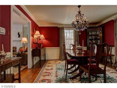 Dining Room - Spacious Dining Room