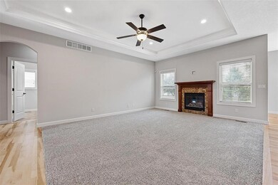 3516 Fitzroy Rd, Hiawatha, IA 52233 - photo 4