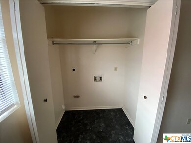 811 Bracewood Cir unit c, San Marcos, TX 78666 - photo 3