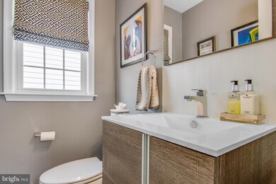 417 Springview Ln, Phoenixville, PA 19460 - photo 5