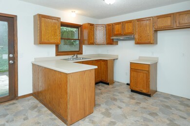 10058 W L Ave-106